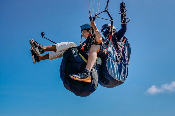 Saut en parachute Avignon Pujaut, à la découverte de la chute libre encadrée par des experts